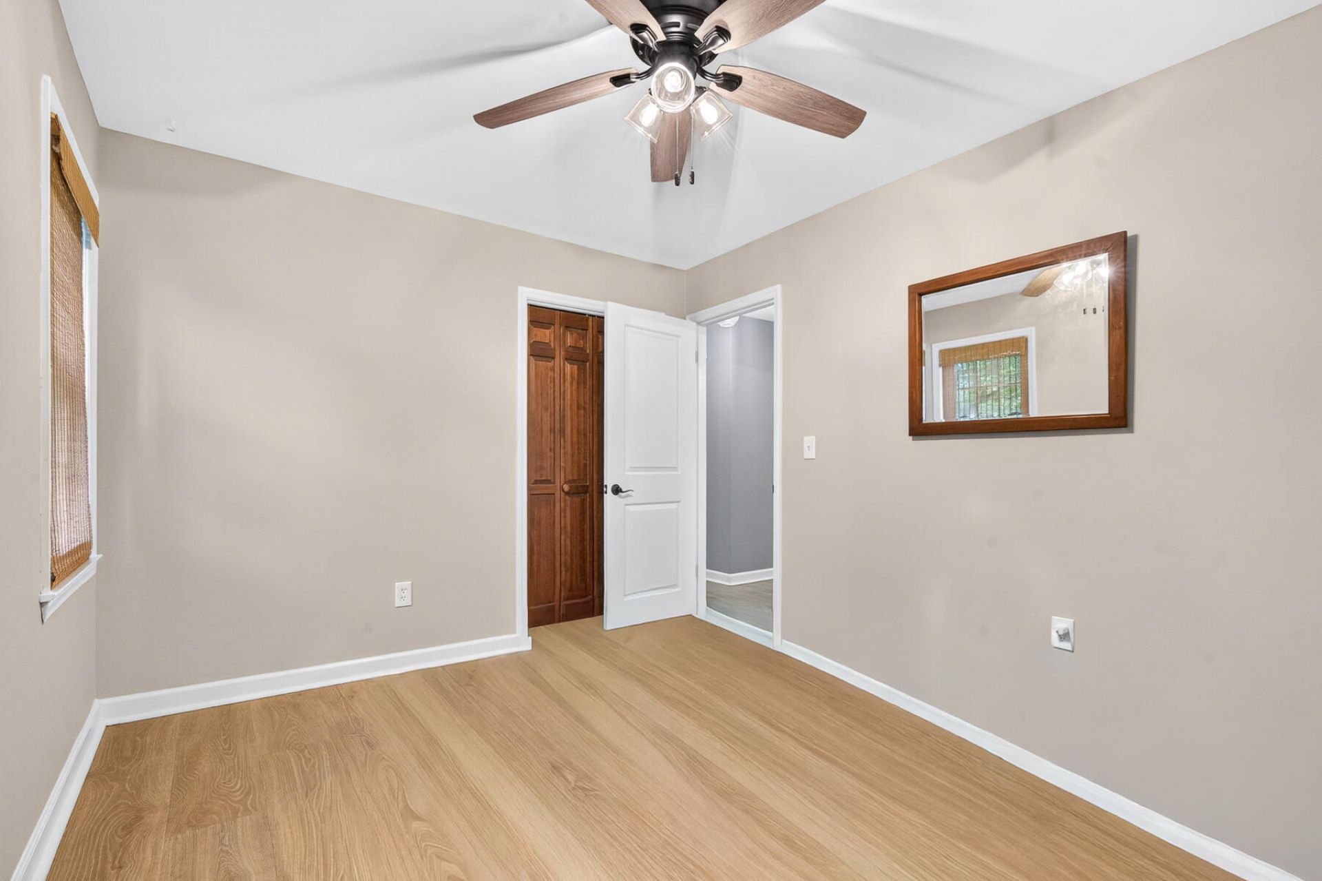 216 Chessington Circle Photo 38
