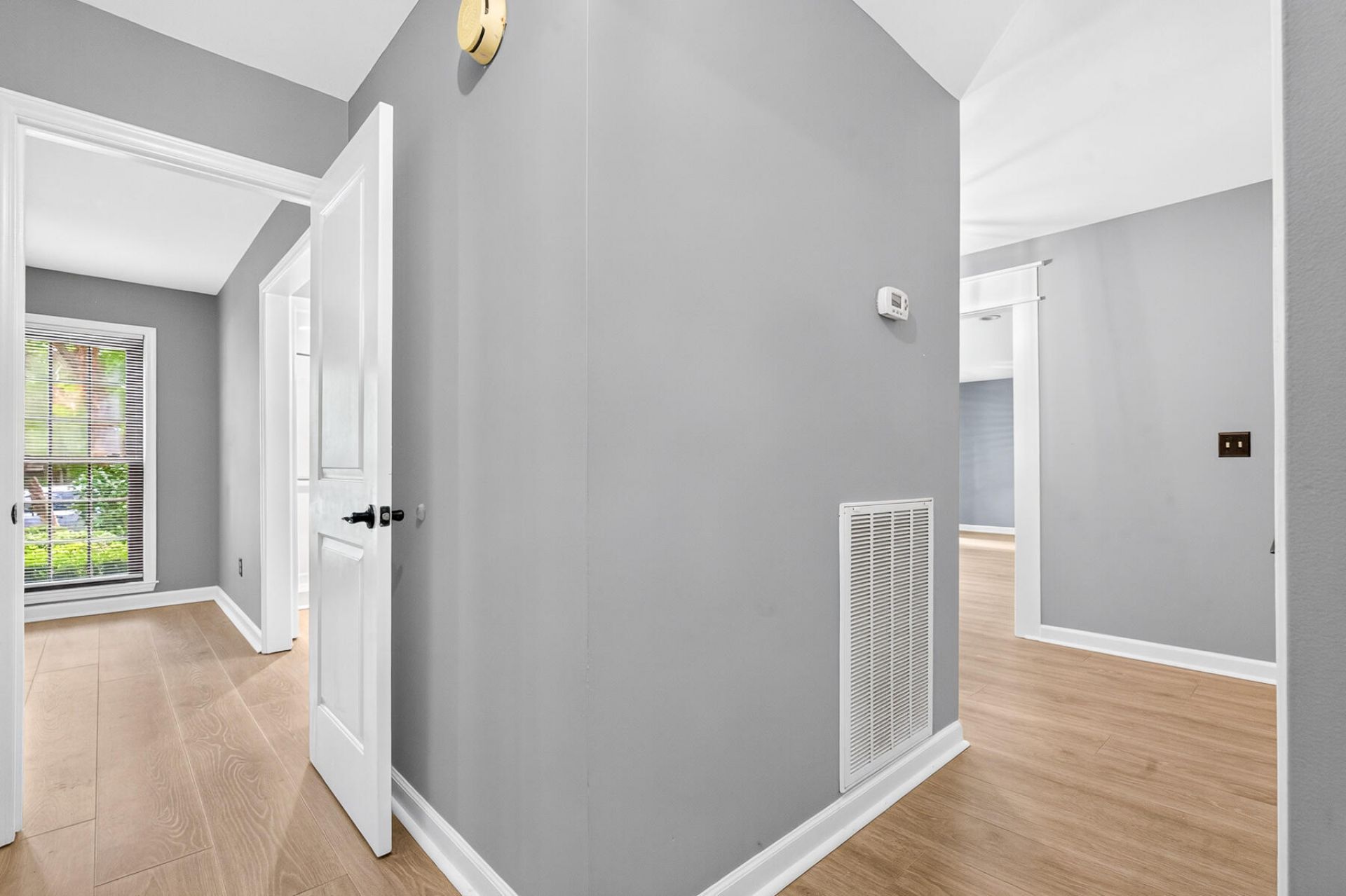 216 Chessington Circle Photo 39