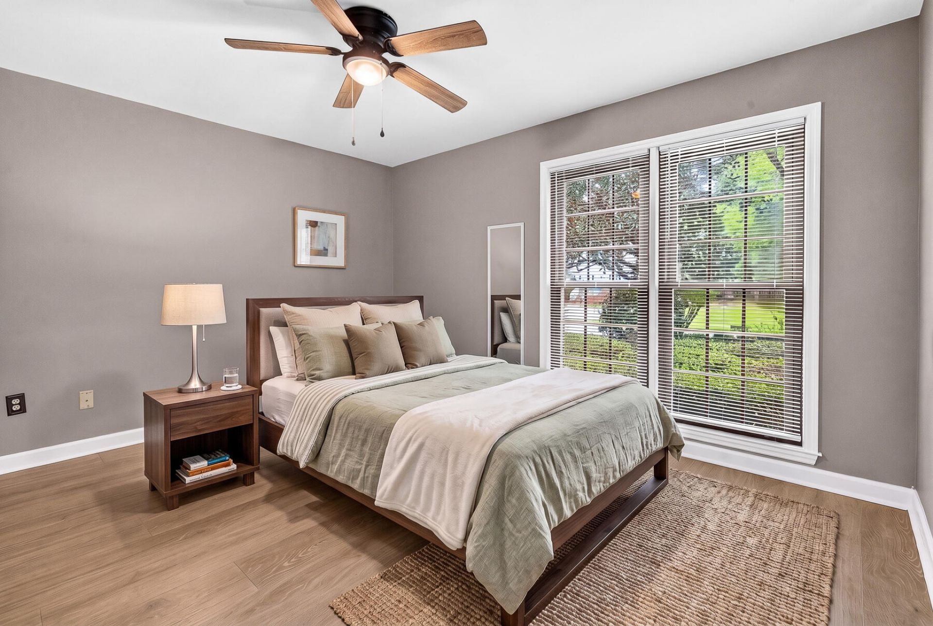 216 Chessington Circle Photo 41