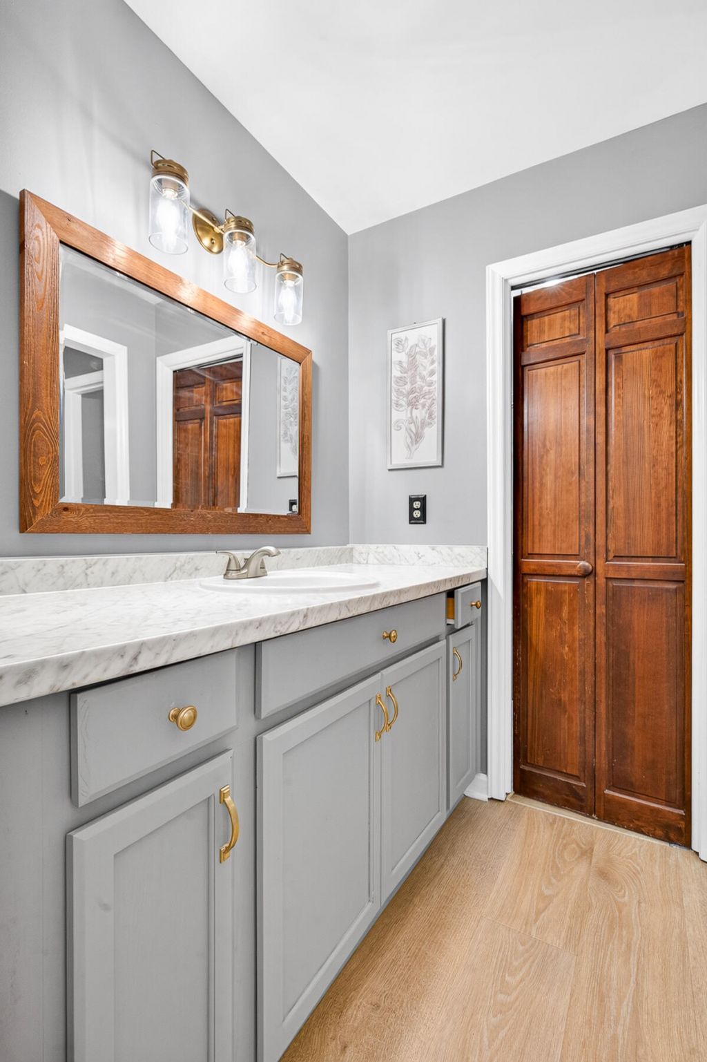 216 Chessington Circle Photo 49