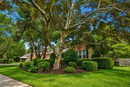216 Chessington Circle photo 4