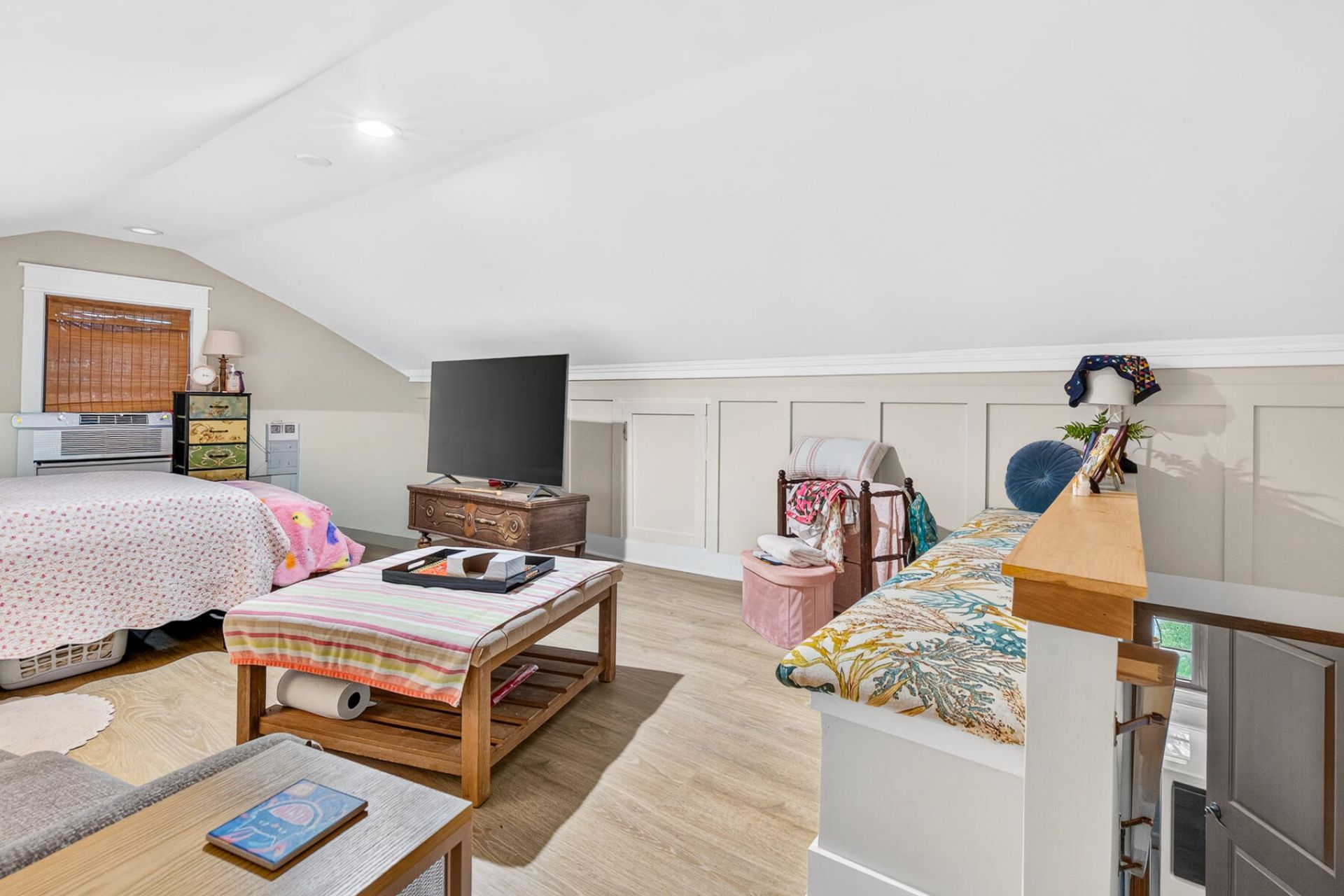 216 Chessington Circle Photo 58