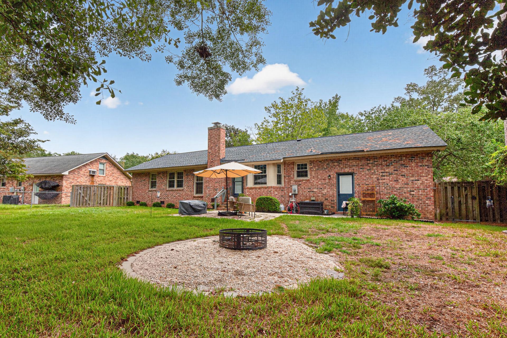 216 Chessington Circle Photo 63