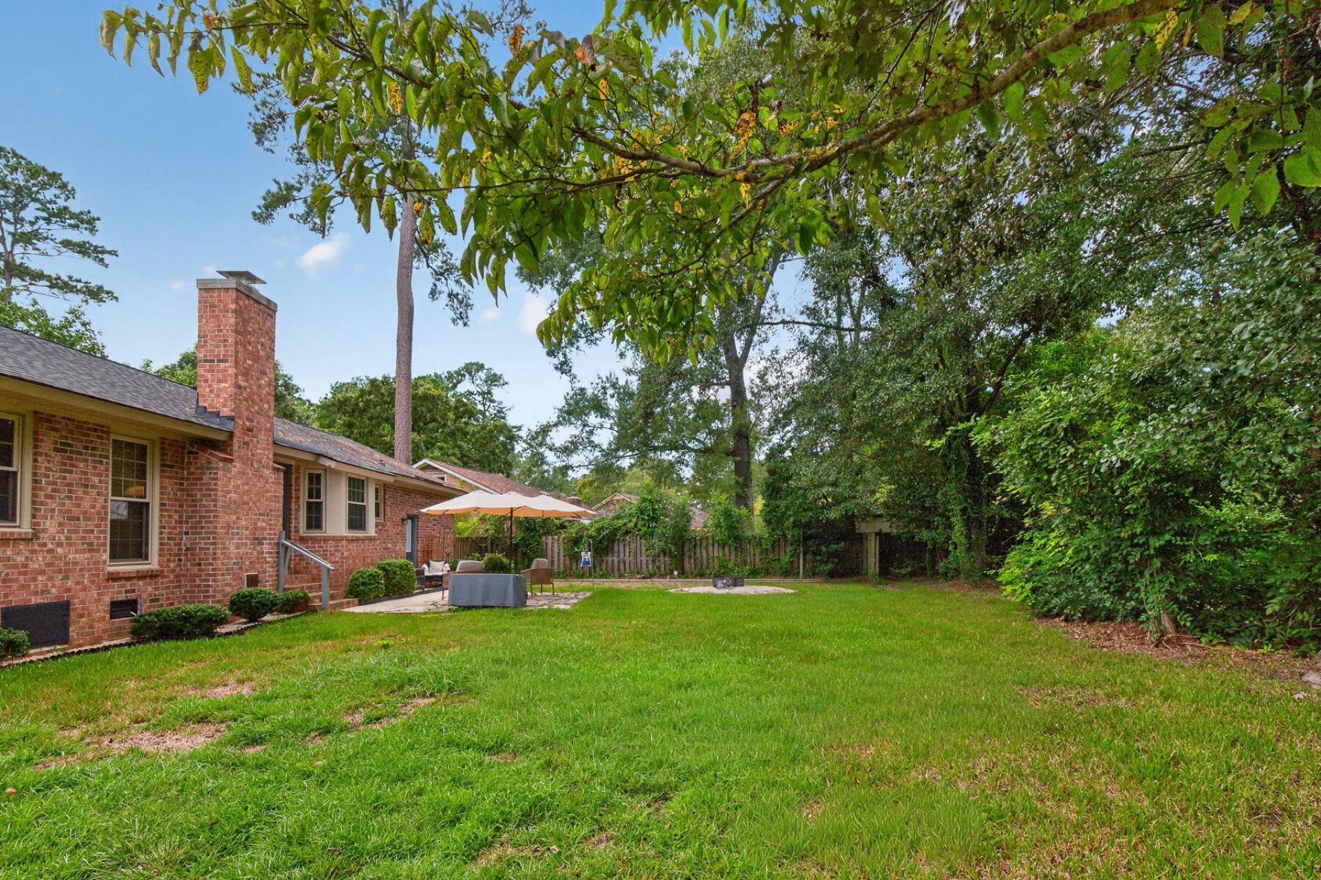 216 Chessington Circle Photo 64