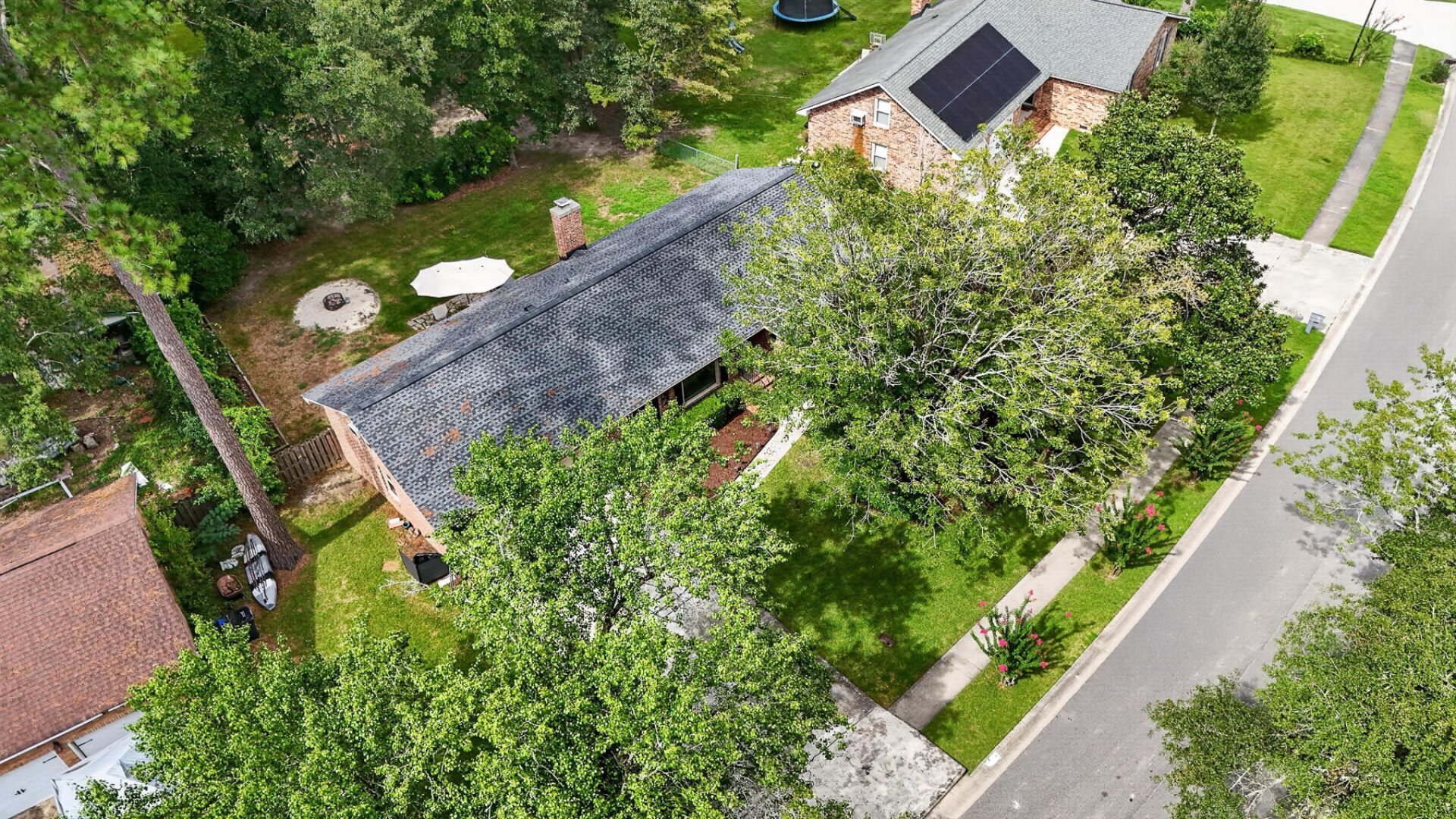 216 Chessington Circle Photo 66