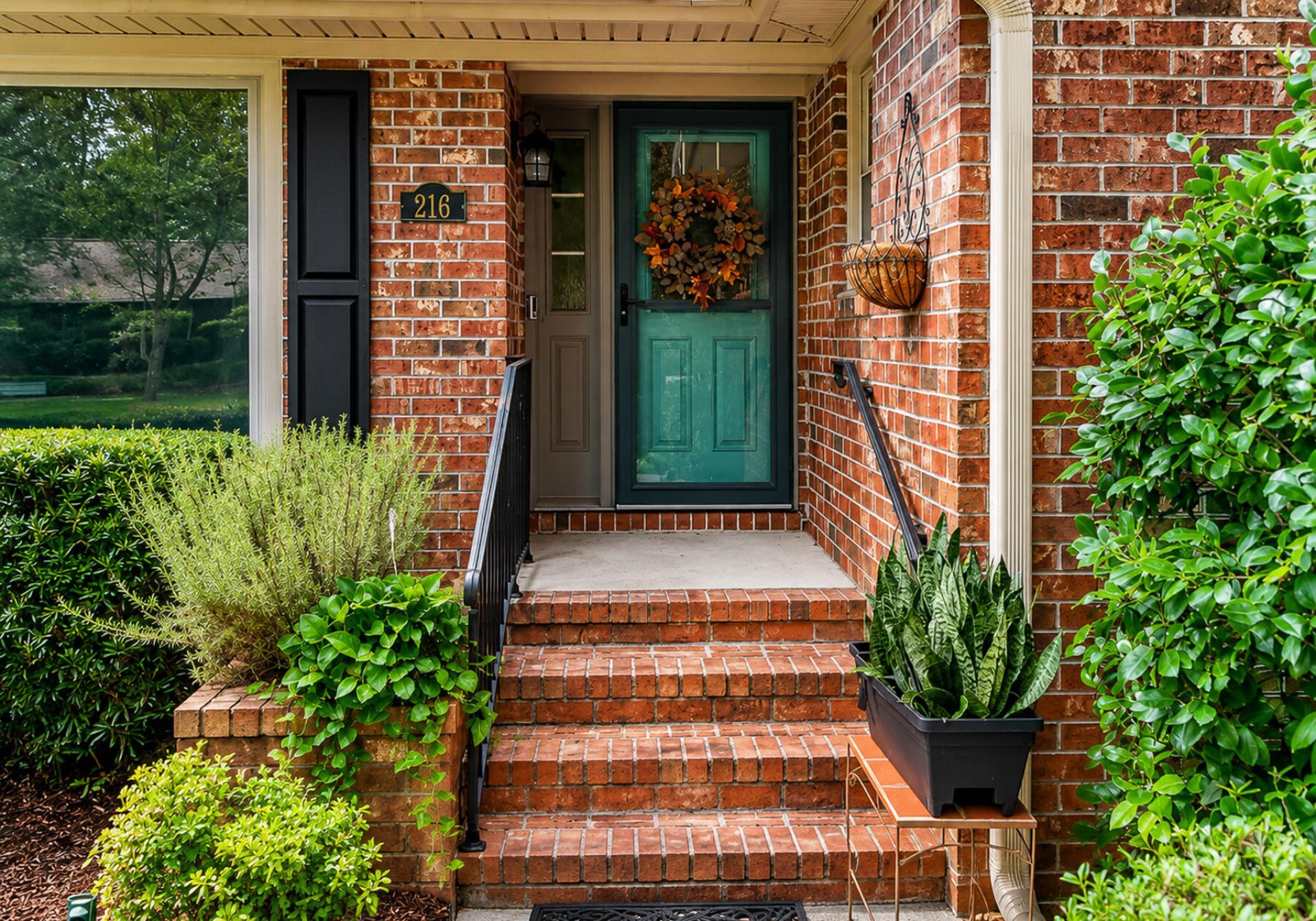 216 Chessington Circle Photo 7