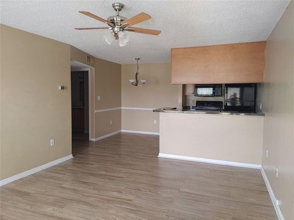 215 LAKE BROOK CIRCLE , Unit 201, BRANDON, FL 33511