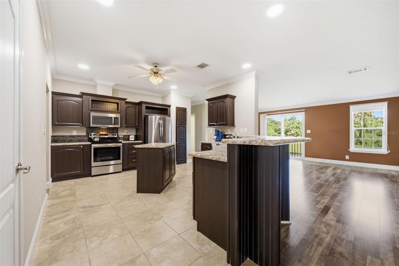 204 E Keysville Road, Plant City, FL 33567 Photo
