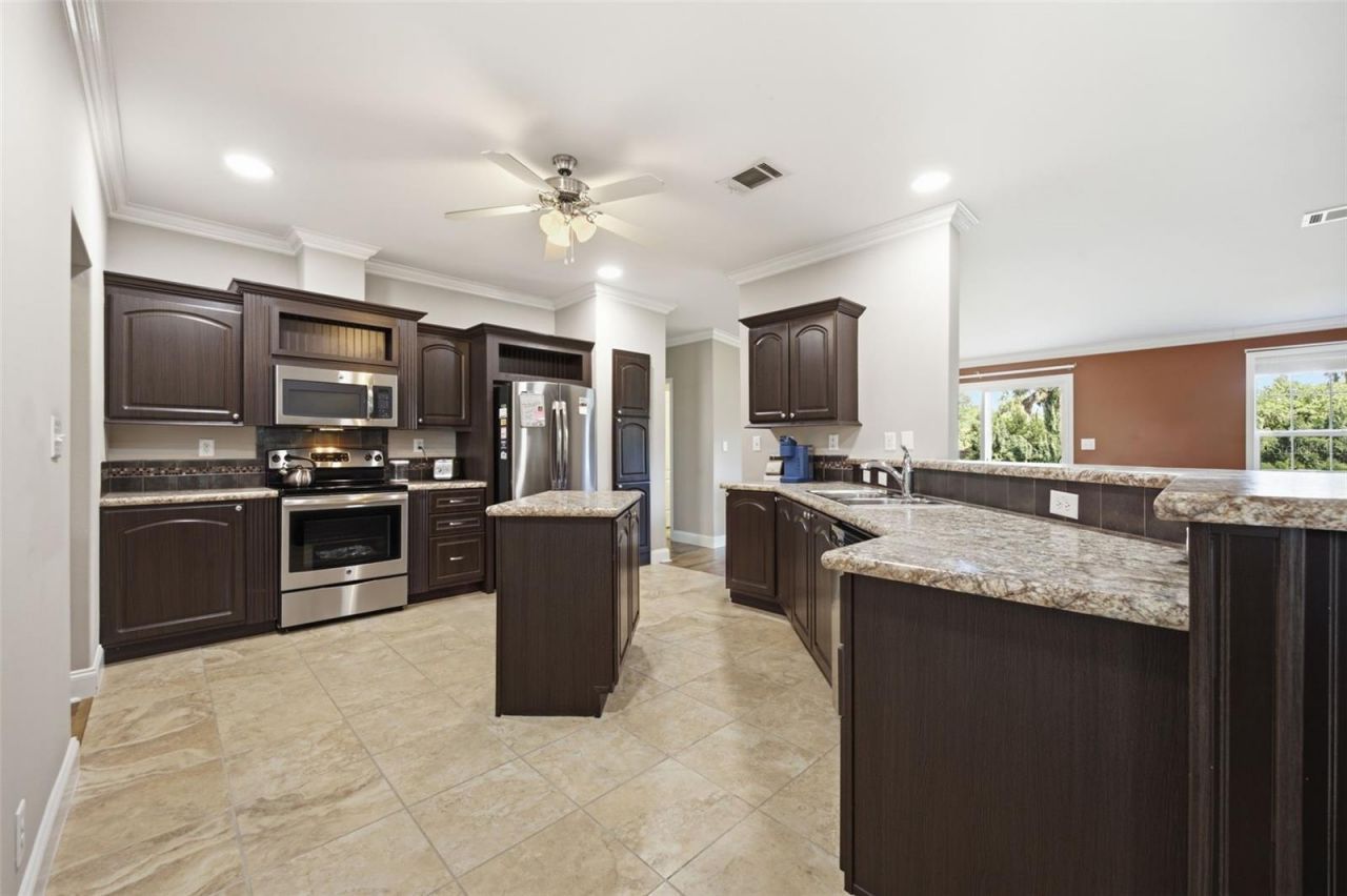 204 E Keysville Road, Plant City, FL 33567 Photo
