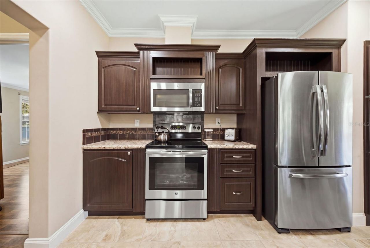 204 E Keysville Road, Plant City, FL 33567 Photo