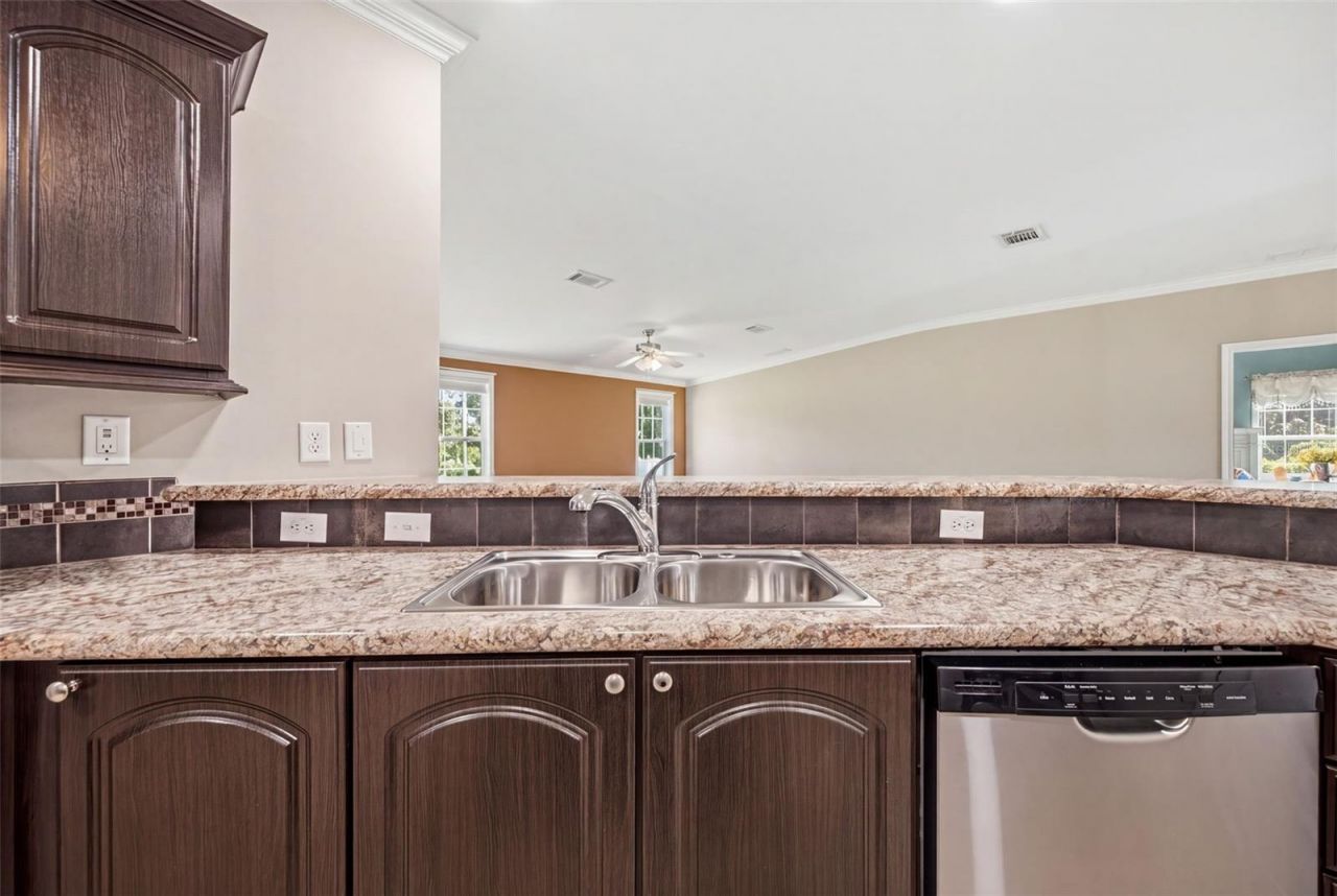 204 E Keysville Road, Plant City, FL 33567 Photo