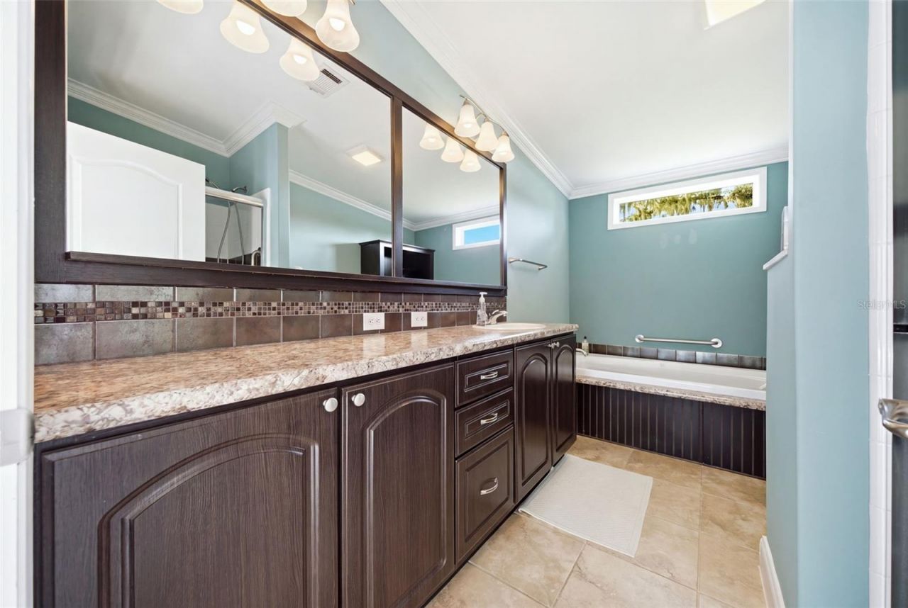 204 E Keysville Road, Plant City, FL 33567 Photo