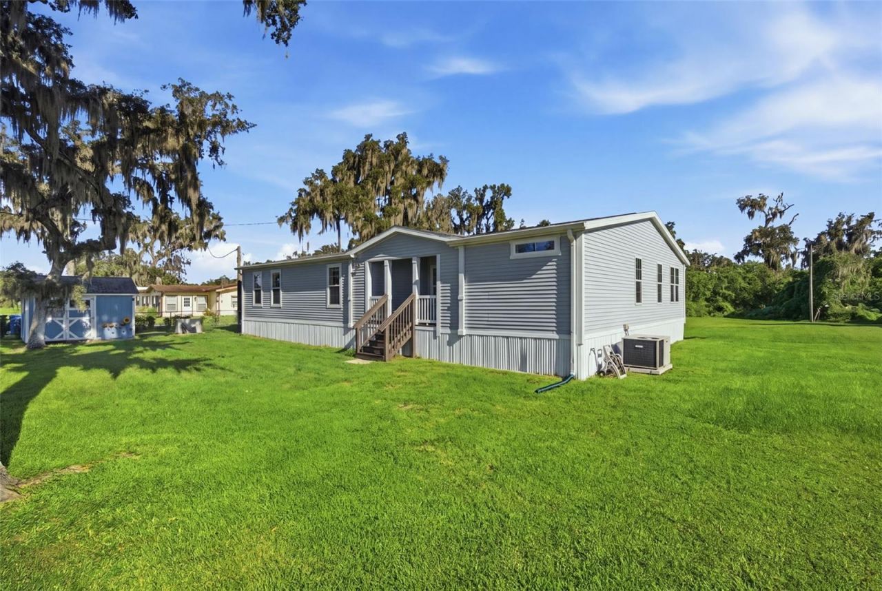204 E Keysville Road, Plant City, FL 33567 Photo