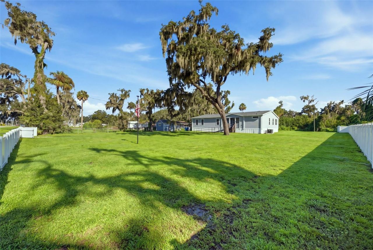 204 E Keysville Road, Plant City, FL 33567 Photo