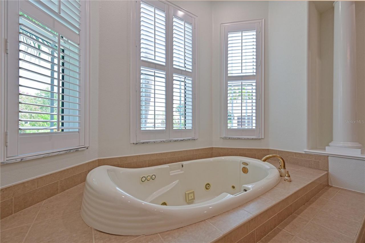 11515 Savannah Lakes Drive, Parrish, FL 34219 Photo