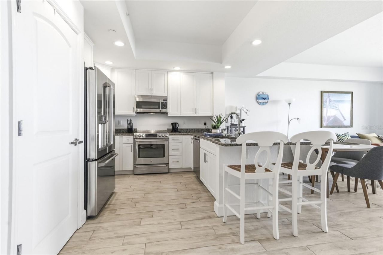 19519 Gulf Boulevard, Unit 403, Indian Shores, FL 33785 Photo