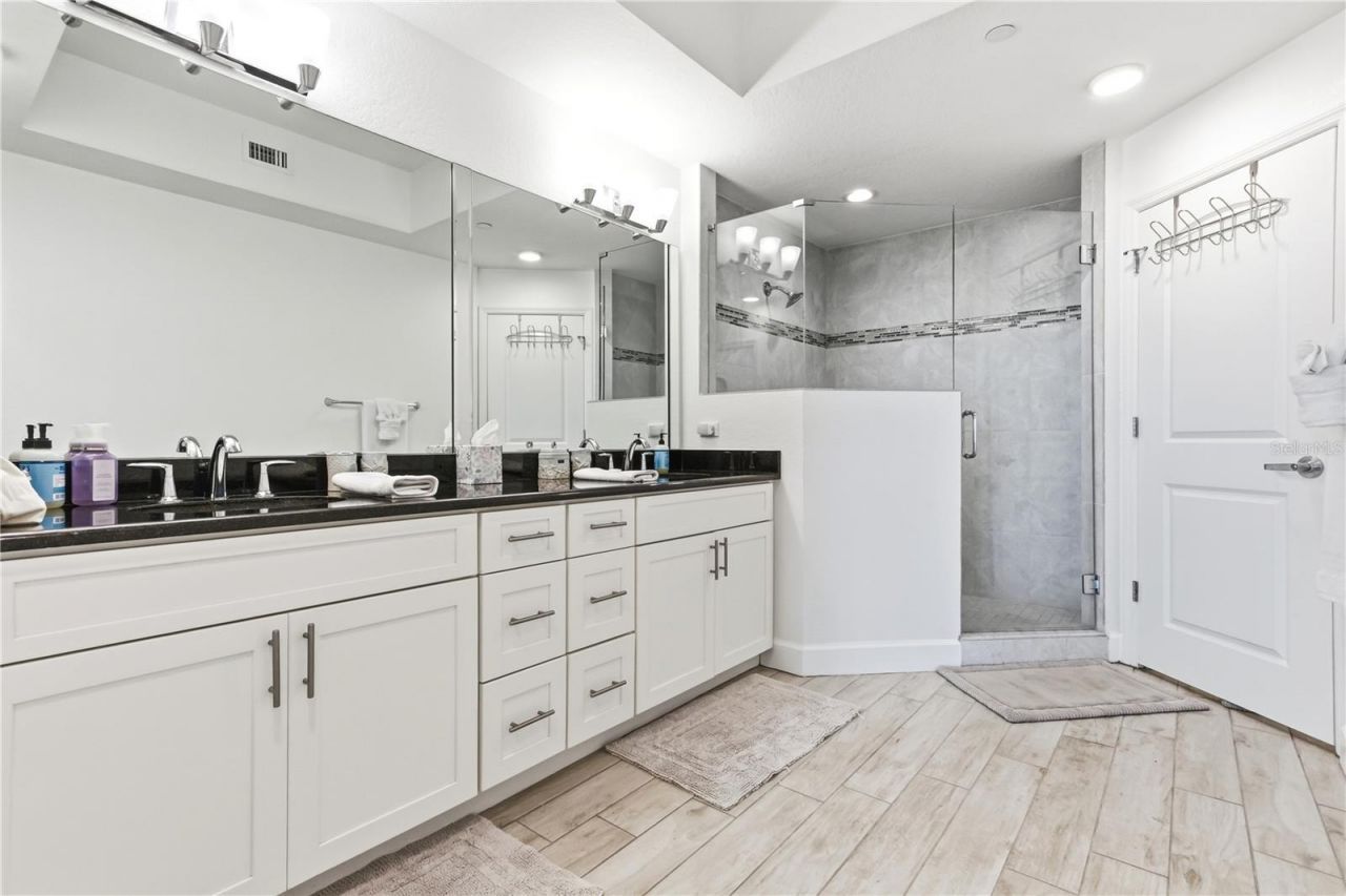 19519 Gulf Boulevard, Unit 403, Indian Shores, FL 33785 Photo