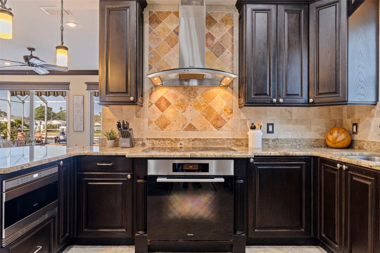 3931 Pompano Drive Se, Saint Petersburg, FL 33705 Photo