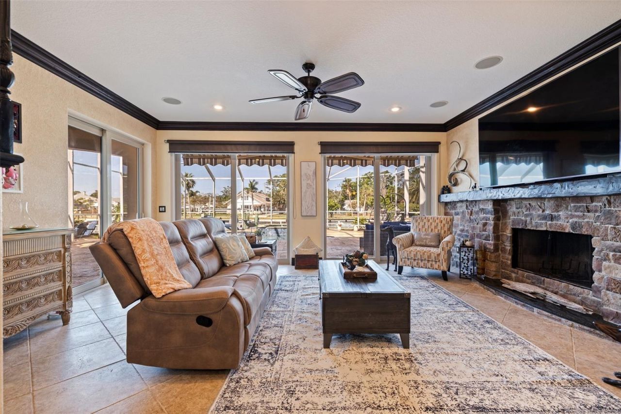 3931 Pompano Drive Se, Saint Petersburg, FL 33705 Photo