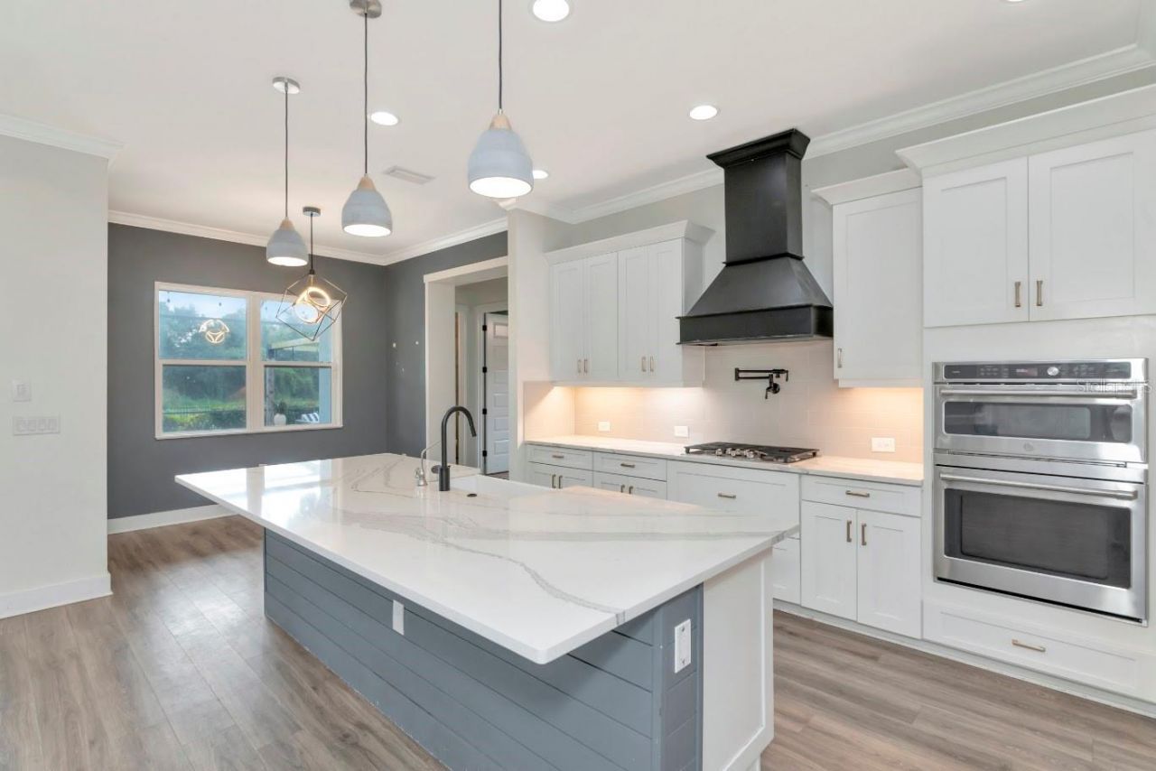 6233 Rivo Lakes Boulevard, Sarasota, FL 34241 Photo