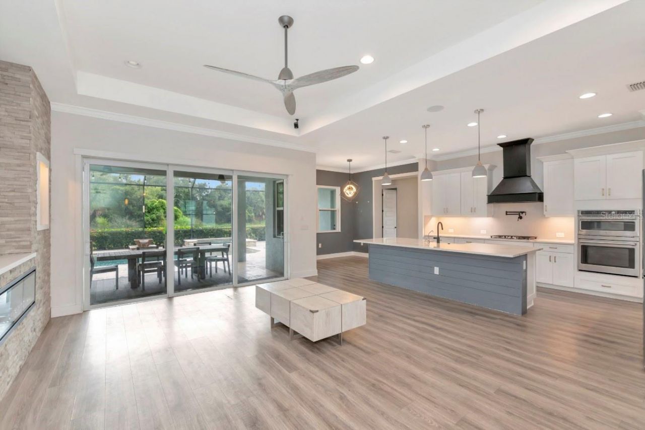 6233 Rivo Lakes Boulevard, Sarasota, FL 34241 Photo