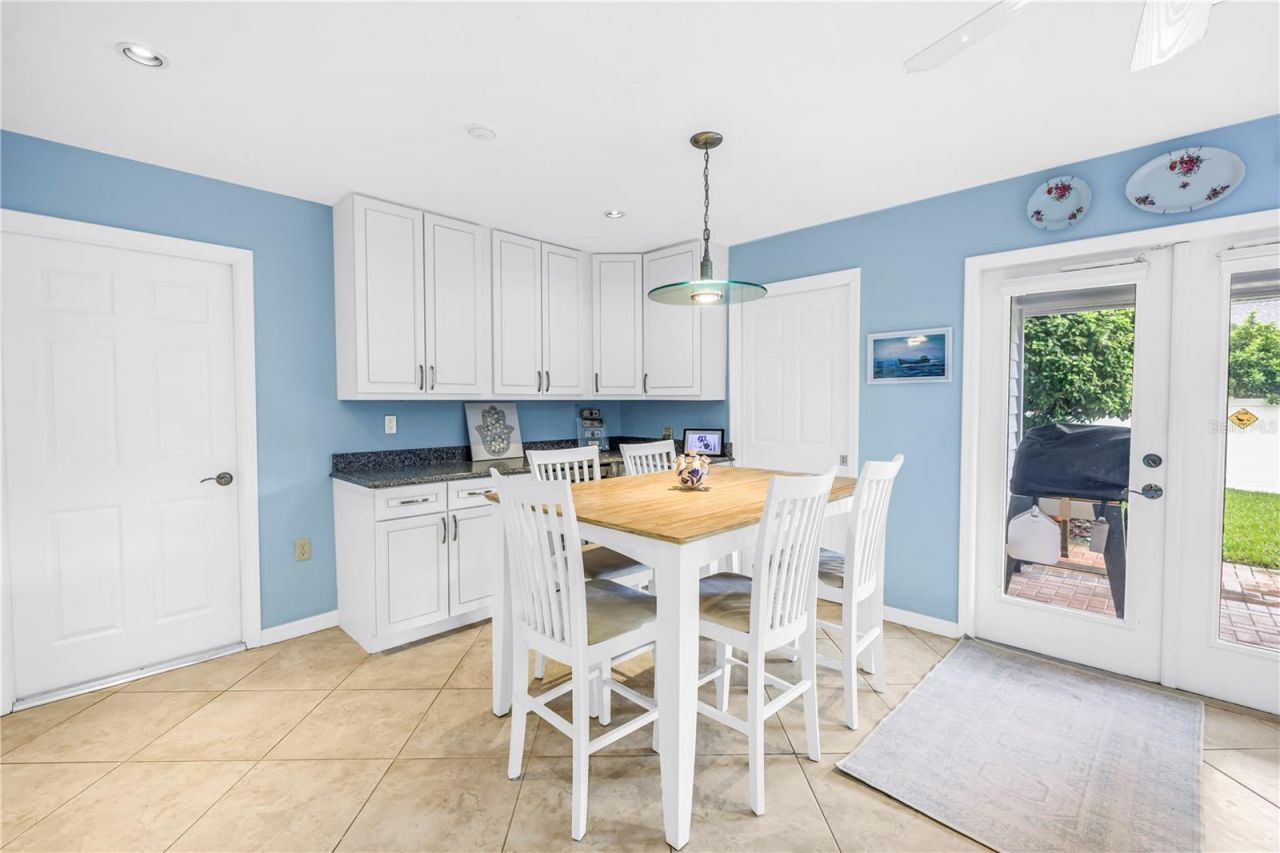 12383 Windtree Boulevard, Seminole, FL 33772 Photo