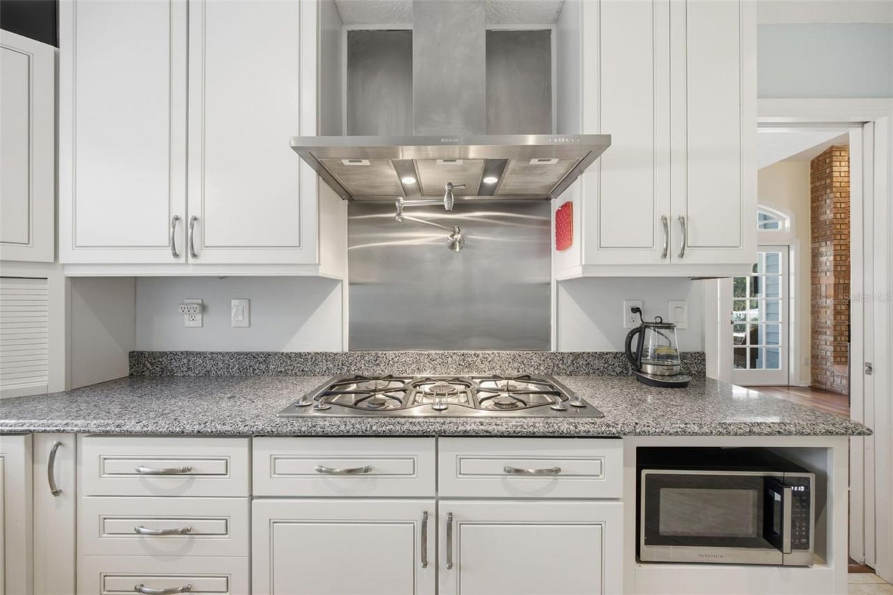 12383 Windtree Boulevard, Seminole, FL 33772 Photo