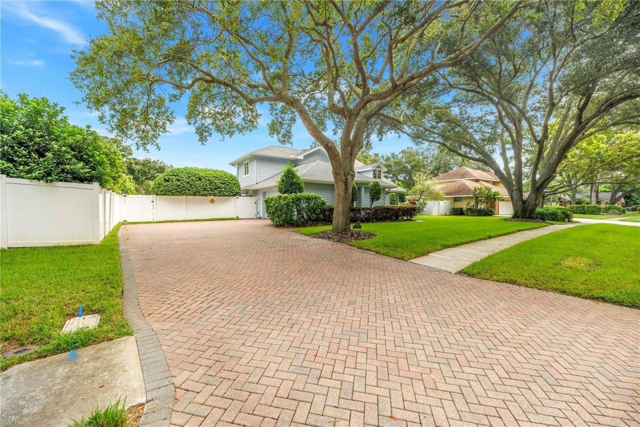 12383 Windtree Boulevard, Seminole, FL 33772 Photo