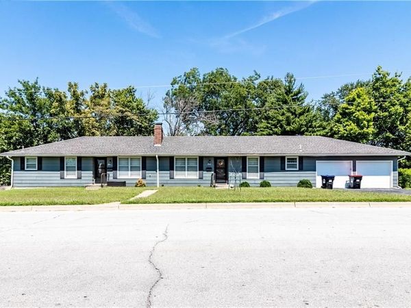 201-203 E Russell Avenue, Warrensburg, MO 64093