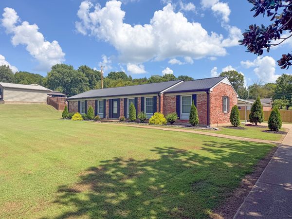 201 Glendale Dr , Pulaski, TN 38478