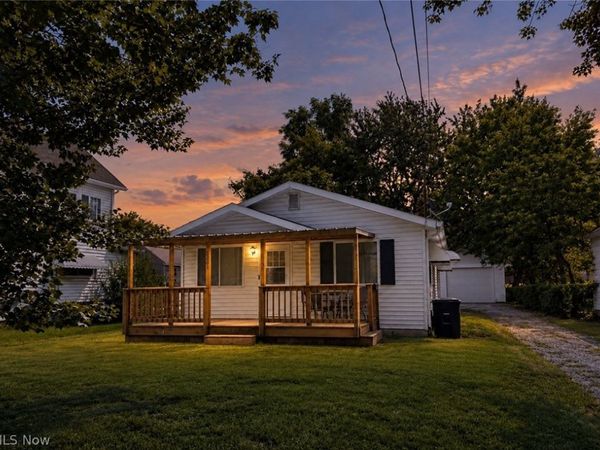 2261 7th Street SW, Akron, OH 44314