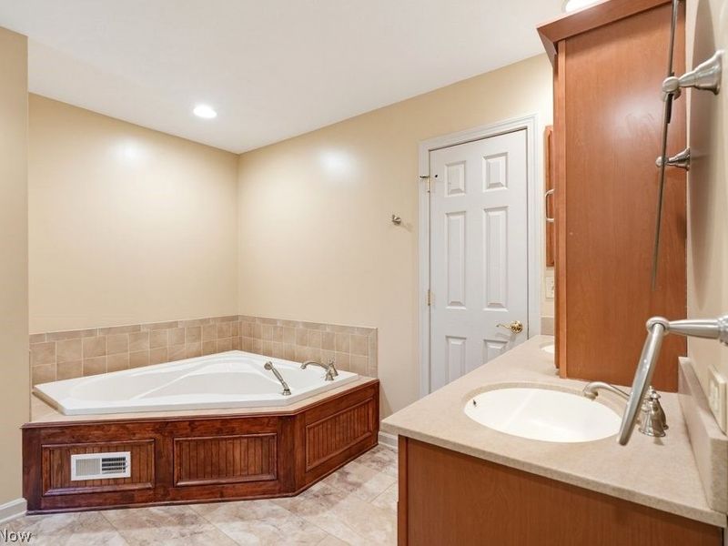488 Schooner Lane, Northfield Center, OH 44067 Photo 31