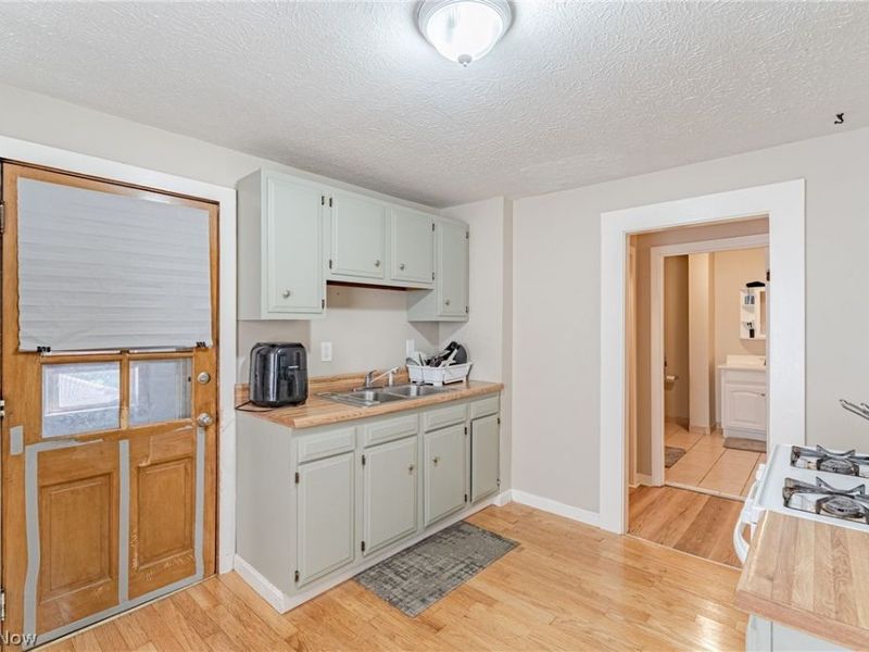 2409 Montclair Avenue, Cleveland, OH 44109 Photo 15