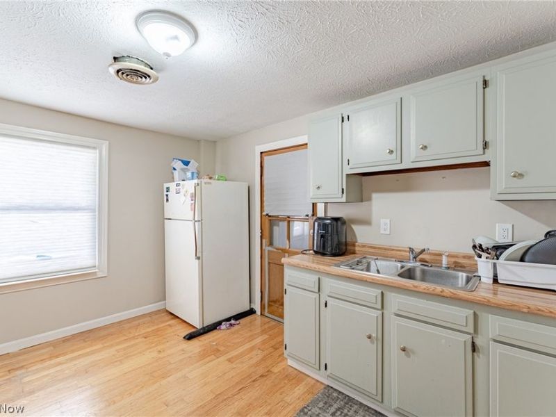 2409 Montclair Avenue, Cleveland, OH 44109 Photo 16