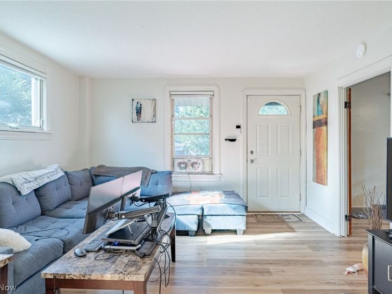 2409 Montclair Avenue, Cleveland, OH 44109 Photo 4