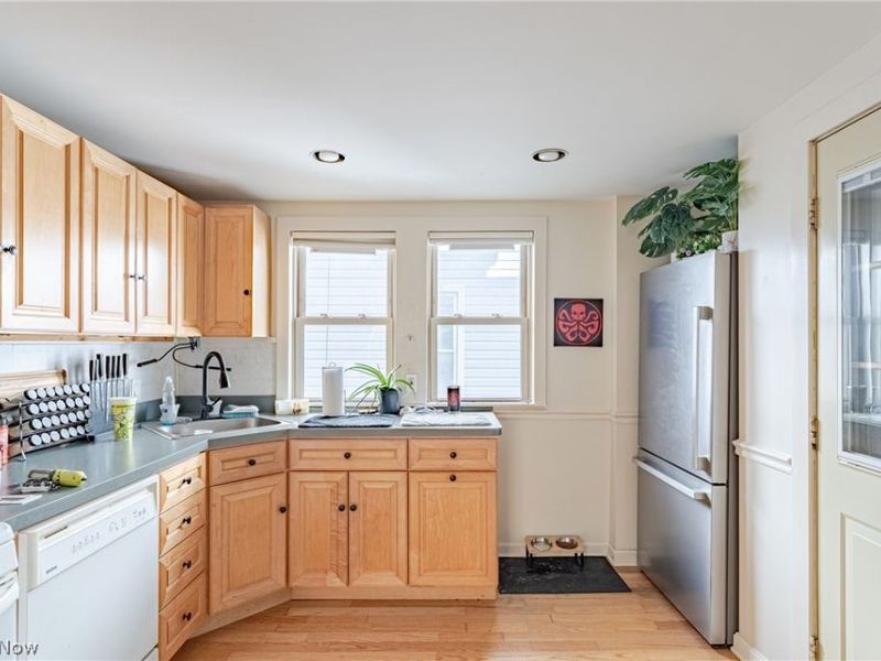 2409 Montclair Avenue, Cleveland, OH 44109 Photo 9