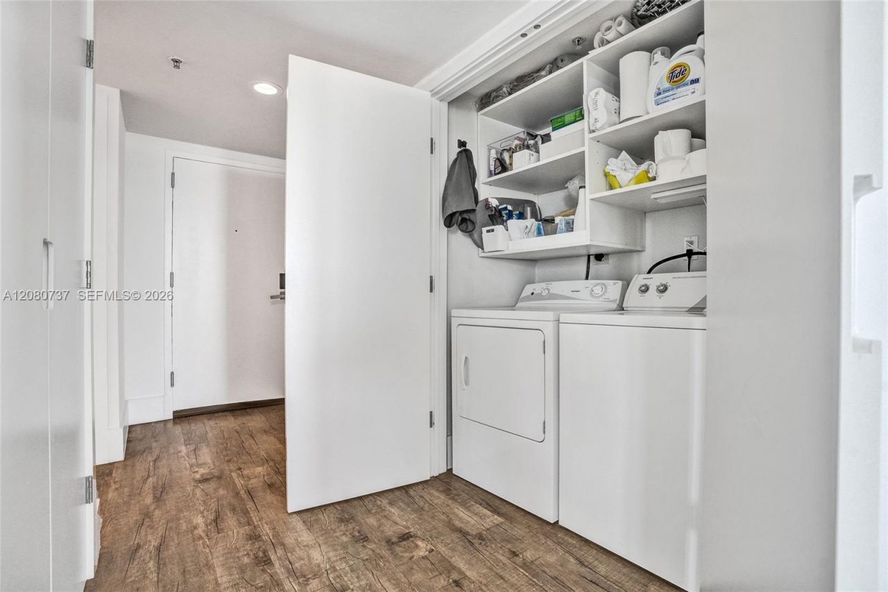 90 Alton Rd , Unit 1411, Miami Beach, FL 33139 Photo