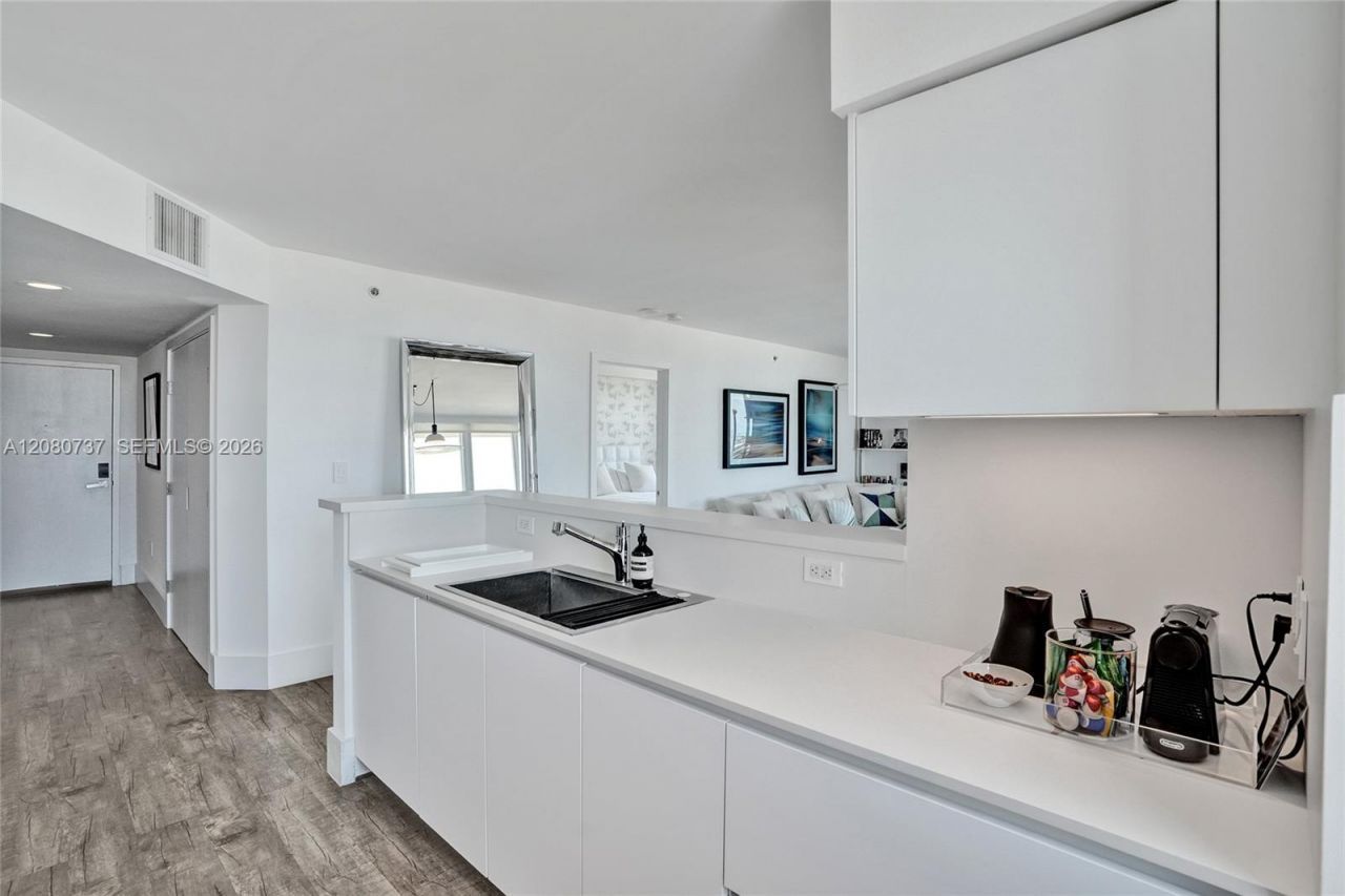 90 Alton Rd , Unit 1411, Miami Beach, FL 33139 Photo