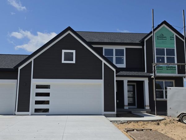 7961 SE Loralyn Court SE, Unit 40, Caledonia, MI 49316