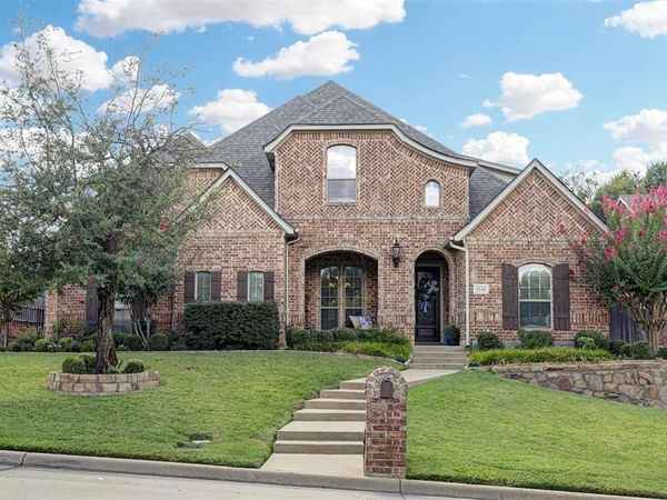 2141 Farrington Lane, Hurst, TX 76054