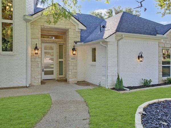 801 Highwoods Trail, Fort Worth, TX 76112