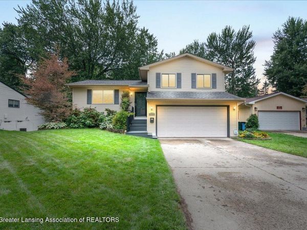 2720 Darien Drive, Lansing, MI 48912