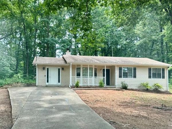 108 Hilltop Circle, Stockbridge, GA 30281