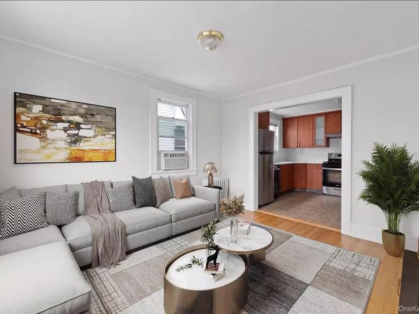 243 Maple Avenue , Unit 1B, Rockville Centre, NY 11570