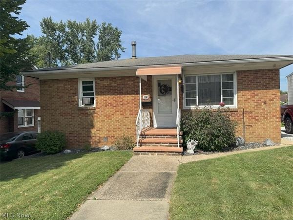 223 E Cassell Avenue , Barberton, OH 44203