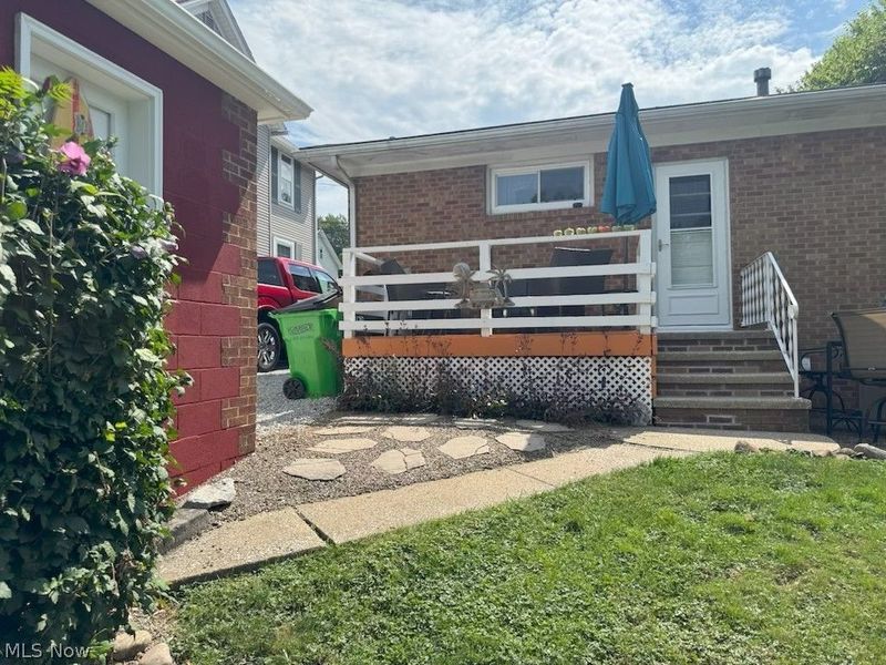 223 E Cassell Avenue, Barberton, OH 44203 Photo 11