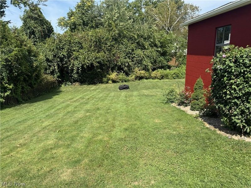 223 E Cassell Avenue, Barberton, OH 44203 Photo 12