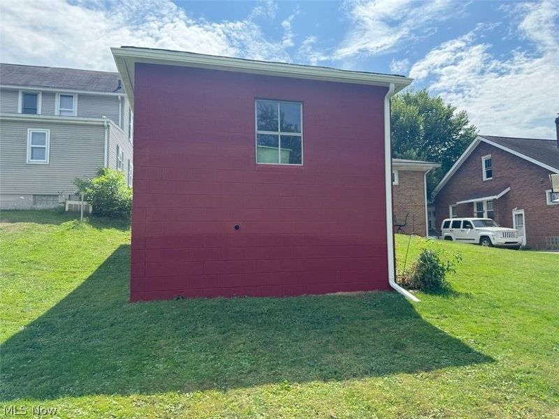 223 E Cassell Avenue, Barberton, OH 44203 Photo 14