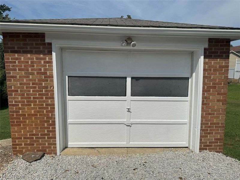 223 E Cassell Avenue, Barberton, OH 44203 Photo 9