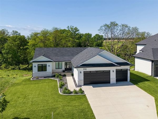 990 Harrington Way , Waukee, IA 50263